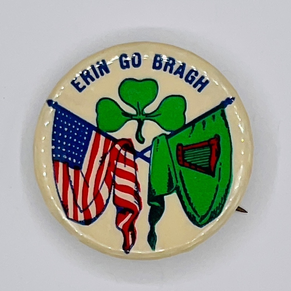 VTG St Patrick's Day Erin Go Bragh Pin Flags Shamrock Pinback Button Irish 1 1/4